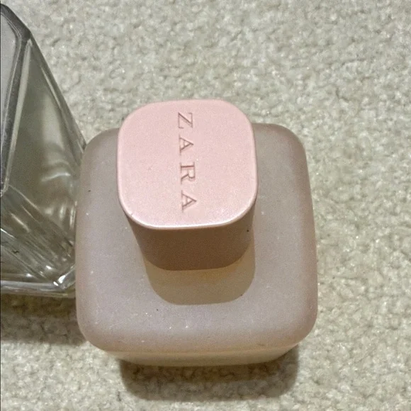 Zara Fragrance Set with Gold and Cream Accents - Picture 5 of 9